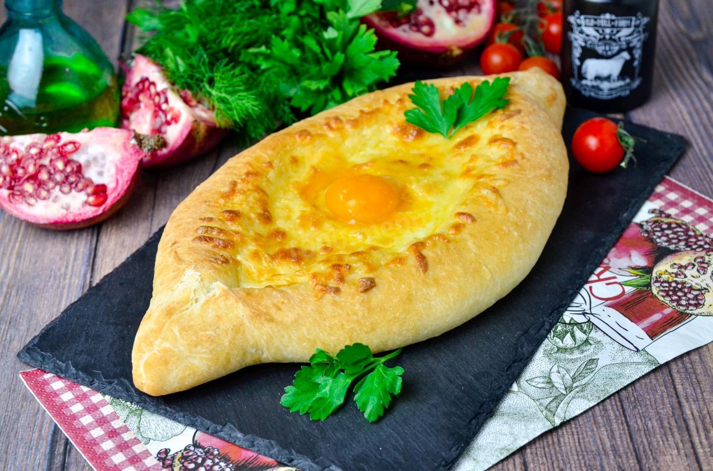 Как приготовить вкусные хачапури по-аджарски фото