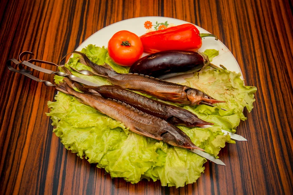 Шашлык из рыбы на шампурах